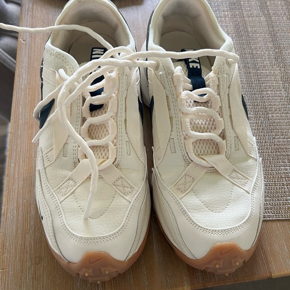 Nike Womens TC 7900 Pale Ivory Armory Navy - Picture 5 of 6